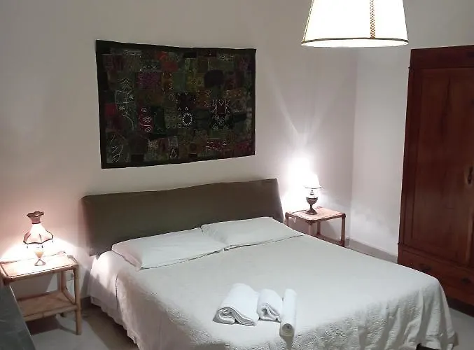 بيت ضيافة Casa San Carlo فولينيو